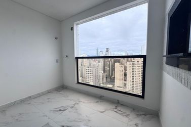 Apartamento &agrave; venda - 170m&sup2; - Centro
