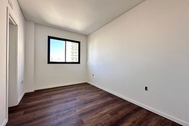 Apartamento &agrave; venda - 138m&sup2; - Meia Praia