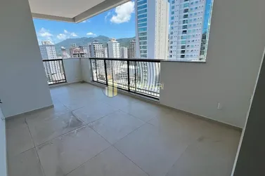 Apartamento &agrave; venda - 185m&sup2; - Meia Praia