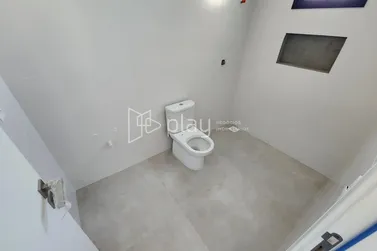 Apartamento &agrave; venda - 132m&sup2; - Meia Praia