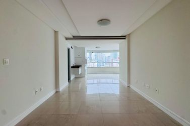 Apartamento &agrave; venda - 122m&sup2; - Centro