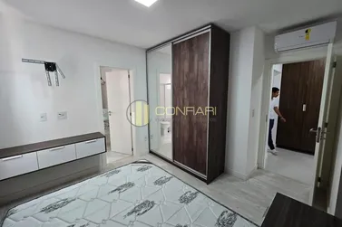 Apartamento &agrave; venda - 130m&sup2; - Meia Praia