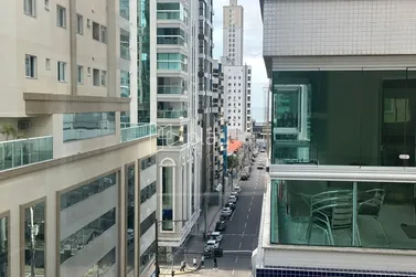 Apartamento &agrave; venda - 134m&sup2; - Meia Praia