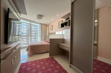 Apartamento &agrave; venda - 229m&sup2; - Meia Praia