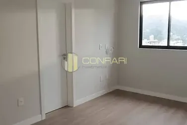 Apartamento &agrave; venda - 135m&sup2; - Centro