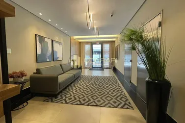 Apartamento &agrave; venda - 136m&sup2; - Meia praia