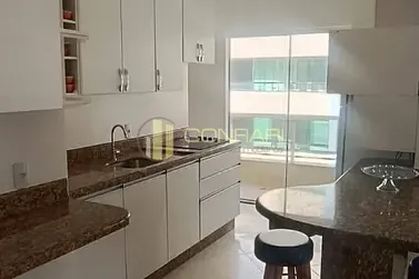 Apartamento &agrave; venda - 135m&sup2; - Meia praia