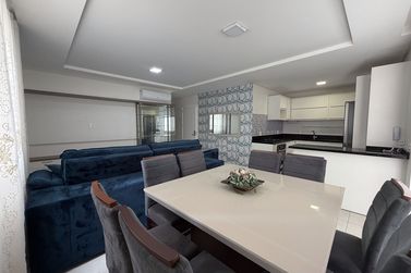 Apartamento &agrave; venda - 110m&sup2; - Meia Praia