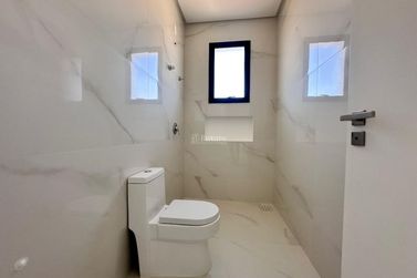 Apartamento &agrave; venda - 198m&sup2; - Meia Praia