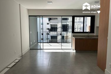 Apartamento para alugar - 125m&sup2; - Meia Praia