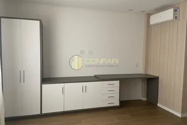 Apartamento &agrave; venda - 222m&sup2; - Centro