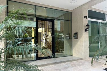 Apartamento &agrave; venda - 260m&sup2; - Meia Praia