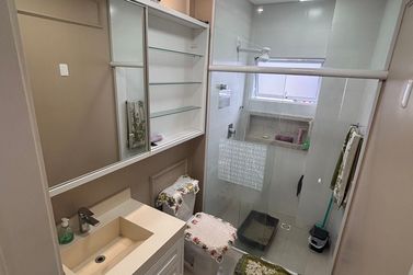 Apartamento &agrave; venda - 95m&sup2; - Meia Praia