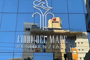 Apartamento &agrave; venda - 132m&sup2; - Meia Praia