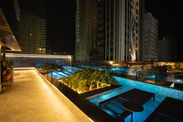 Apartamento &agrave; venda - 168m&sup2; - Meia Praia