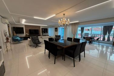 Apartamento &agrave; venda - 420m&sup2; - Meia Praia