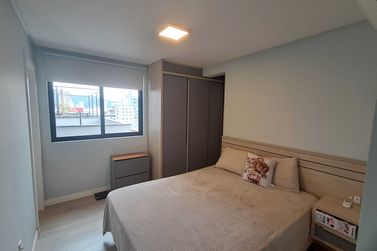 Apartamento &agrave; venda - 65m&sup2; - Meia Praia
