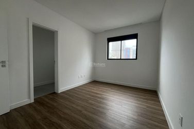 Apartamento &agrave; venda - 207m&sup2; - Meia Praia