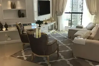 Apartamento &agrave; venda - 135m&sup2; - Meia Praia