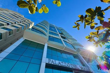 Apartamento &agrave; venda - 240m&sup2; - Meia Praia