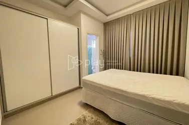 Apartamento &agrave; venda - 130m&sup2; - Meia Praia