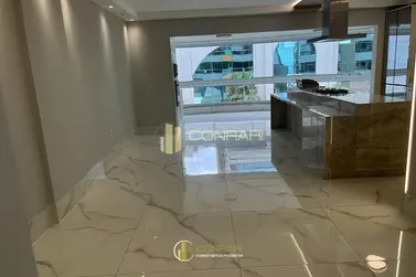 Apartamento &agrave; venda - 235m&sup2; - Meia Praia