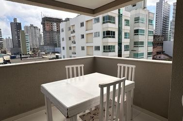 Apartamento &agrave; venda - 100m&sup2; - Meia Praia