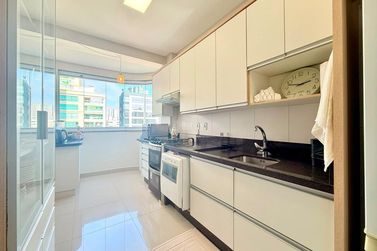 Apartamento &agrave; venda - 145m&sup2; - Meia Praia