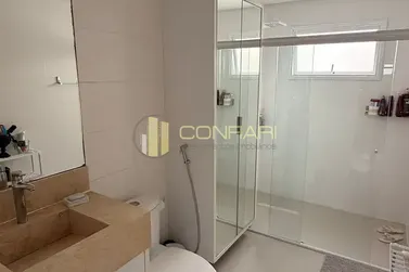 Apartamento &agrave; venda - 134m&sup2; - Meia Praia