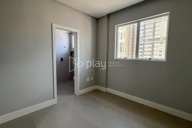 Apartamento &agrave; venda - 160m&sup2; - Meia Praia