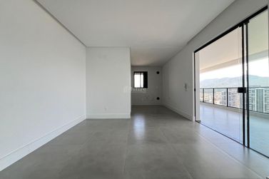 Apartamento &agrave; venda - Meia Praia