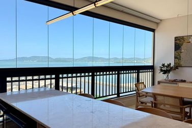 Apartamento &agrave; venda - 200m&sup2; - Meia Praia