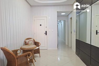 Apartamento para alugar - 172m&sup2; - Meia Praia
