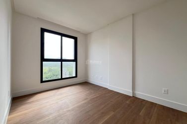 Apartamento &agrave; venda - 123m&sup2; - Meia Praia