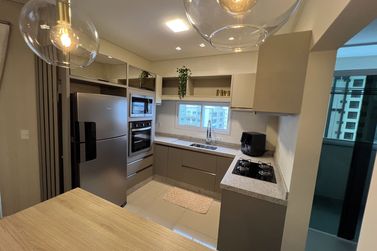 Apartamento &agrave; venda - 135m&sup2; - Meia Praia