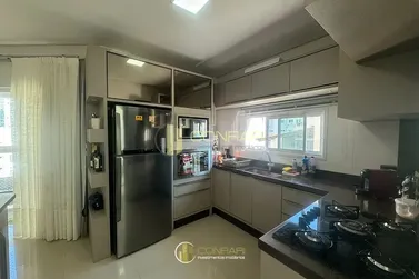 Apartamento &agrave; venda - 110m&sup2; - Meia Praia