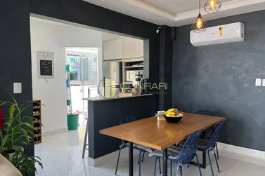 Apartamento &agrave; venda - 120m&sup2; - Meia praia