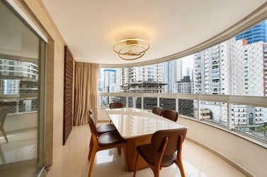 Apartamento &agrave; venda - 108m&sup2; - Centro
