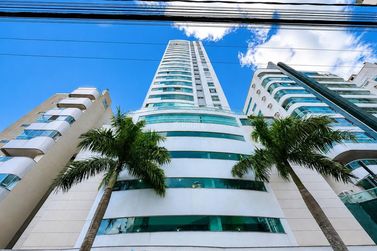 Apartamento &agrave; venda - 220m&sup2; - Centro