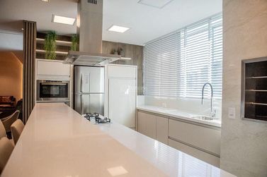Apartamento &agrave; venda - 105m&sup2; - Centro
