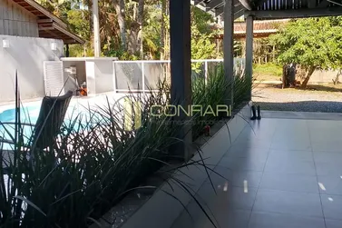 Ch&aacute;cara &agrave; venda - 130m&sup2; - Moura