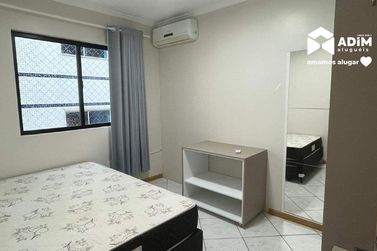 Apartamento para alugar - 140m&sup2; - Meia Praia