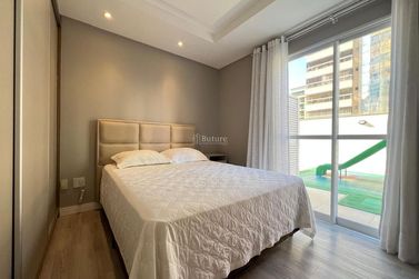Apartamento &agrave; venda - 166m&sup2; - Meia Praia