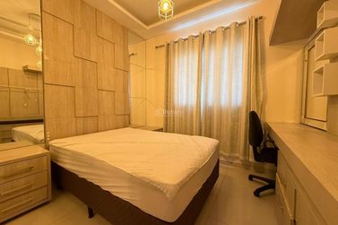 Apartamento &agrave; venda - 198m&sup2; - Meia Praia