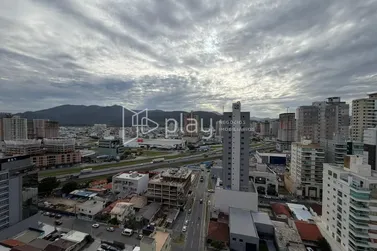 Apartamento &agrave; venda - 141m&sup2; - Meia Praia