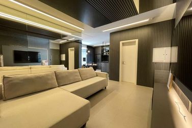 Apartamento &agrave; venda - 135m&sup2; - Meia Praia
