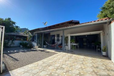 Casa &agrave; venda - 100m&sup2; - 