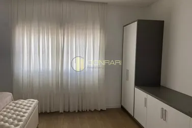 Apartamento &agrave; venda - 222m&sup2; - Centro