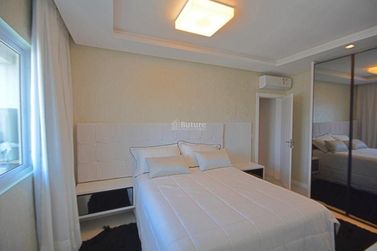 Apartamento &agrave; venda - 208m&sup2; - Meia Praia