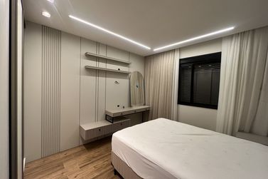 Apartamento &agrave; venda - 134m&sup2; - Meia Praia